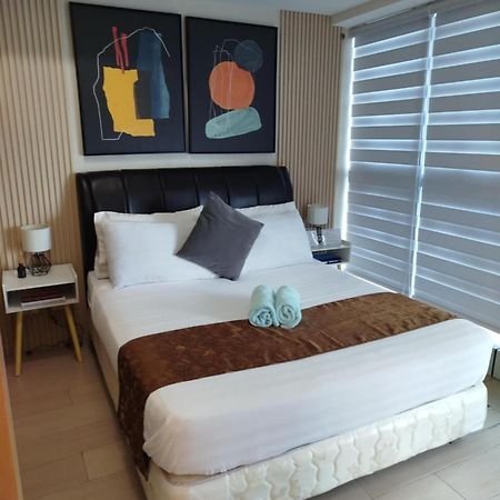 Uptown Parksuites Tower 1 Bgc Taguig Kültér fotó